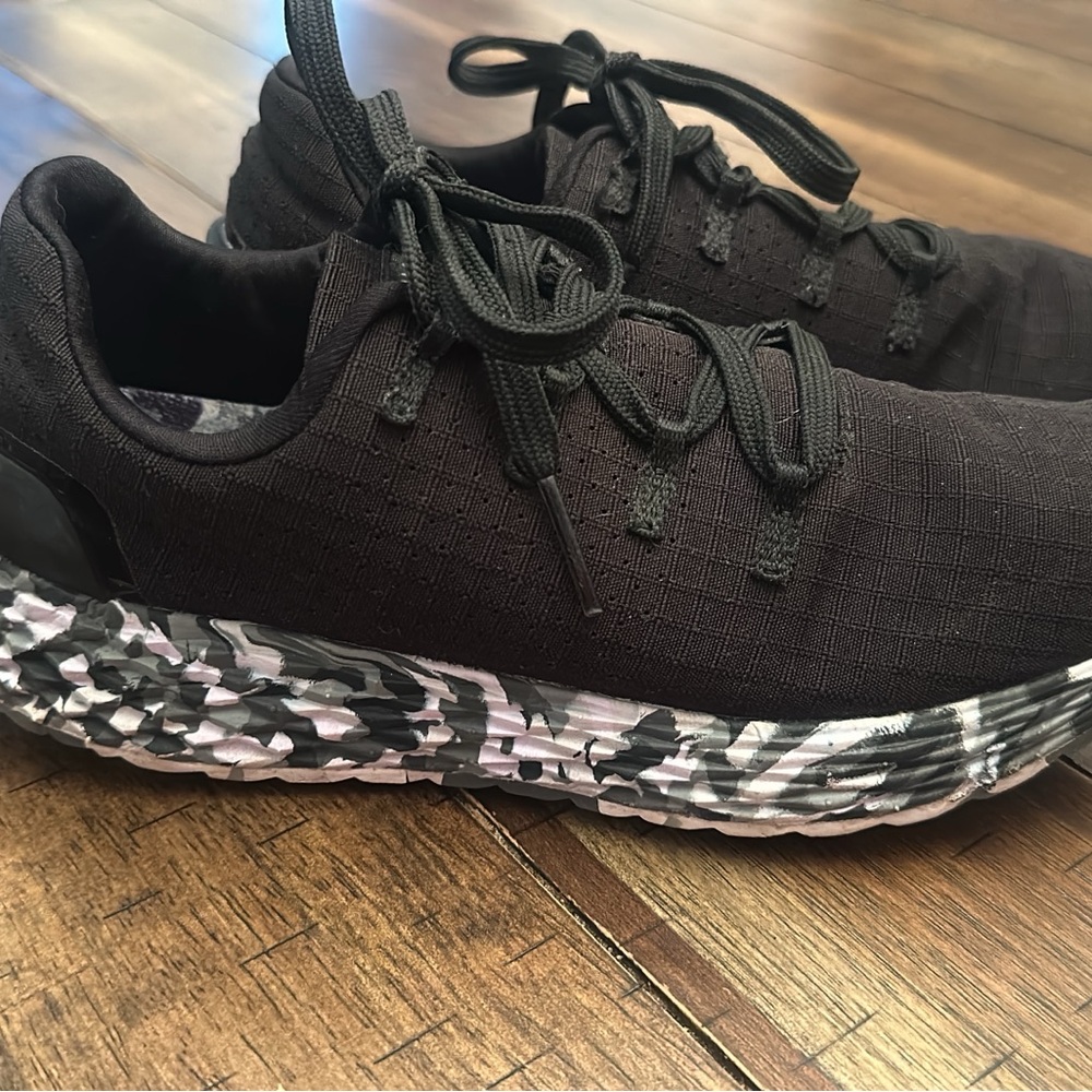 NOBULL Black and White Athletic Shoes white gray camouflage like new worm 1x